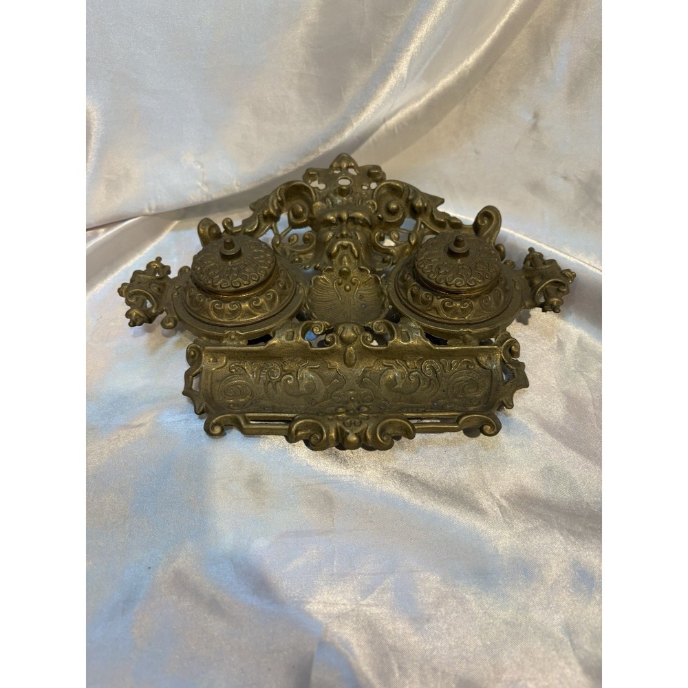 Antique victorian Brass fountain pen inkwell ornate desktop office ink holder